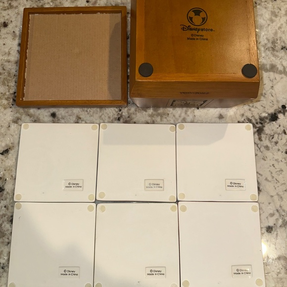 *NEVER USED WITHOUT TAGS* Vintage Disney Store Snow White Ceramic Coaster Set - Picture 2 of 9